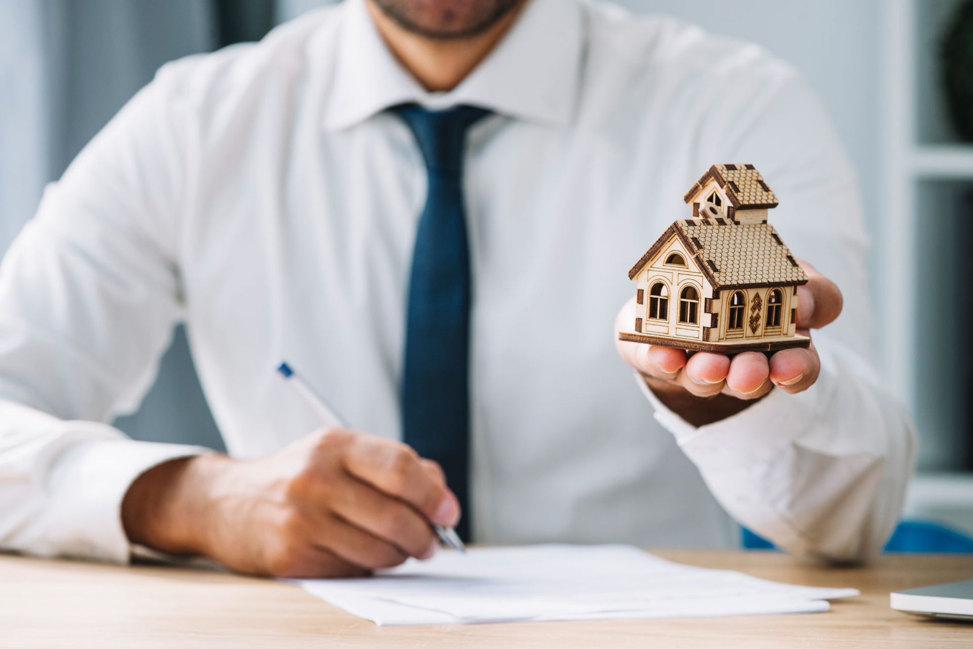 How to choose the best CRM? Real Estate Brokers’ Guide